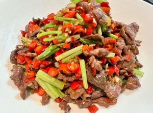 炒熟嫩牛肉片图片_家常炒牛肉片，嫩滑入味小窍门