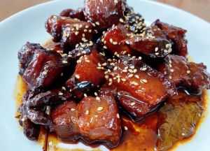 红烧肉千万不要直接焯水_红烧肉发柴？正确焯水是关键