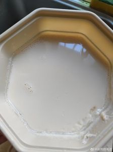 豆浆没熟最明显的特征_煮豆浆看泡沫变色熟，别被假沸骗！