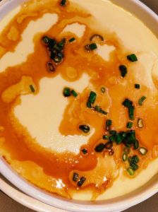 家常蒸鸡蛋羹正宗做法_水温35-45℃，轻柔搅拌，文火慢蒸！
