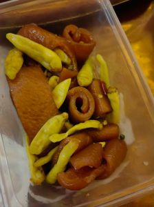 炸猪皮起泡正确方法_选对料巧处理！