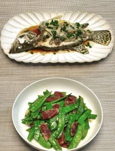 清蒸桂鱼最正宗做法_蒸桂鱼，鲜嫩入味酱汁香