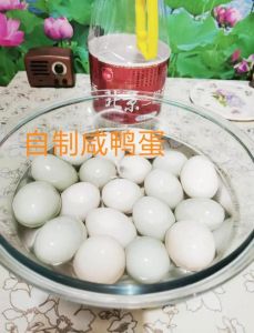 鹅蛋可以腌制咸蛋吗_鹅蛋腌咸蛋，风味足但要适量