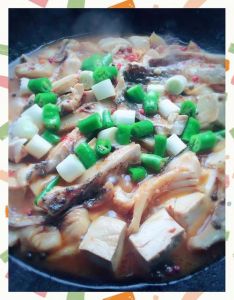 干锅豆腐鱼的家常做法_干锅鱼豆腐，香辣家常味