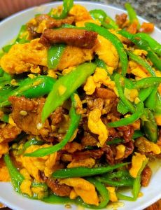 湘菜一碗香正宗做法_肥瘦相间，香辣可口家常菜