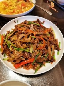 肉炒竹笋干家常做法_竹笋干炒肉，农家风味，简单美味！