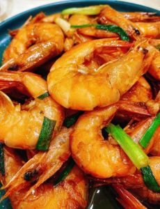 炒虾肉的做法怎么做啊_去虾线+解冻+腌+快炒虾仁，鲜嫩入味！