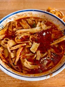 陕西豆花泡馍的做法_陕西凤翔传统美食，软嫩与香脆的味觉享受