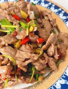 家庭炒牛肉最简单做法_家常炒牛肉嫩滑秘籍