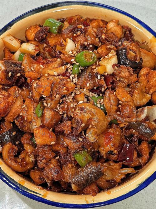 川味青椒小煎鸡的家常做法_川味小煎鸡,麻辣鲜香,快炒好滋味! 川味青椒小煎鸡的家常做法_川味小煎鸡,麻辣鲜香,快炒好滋味!