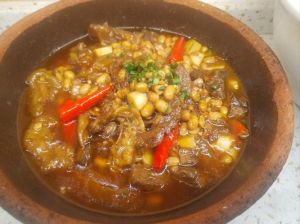 黄焖牛肉用什么黄豆酱好_选黄豆酱做黄焖牛肉，干湿皆宜看配料！
