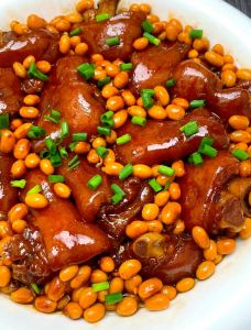 黄豆酱可以焖猪肉吗_黄豆酱焖猪肉，咸香入味好做法