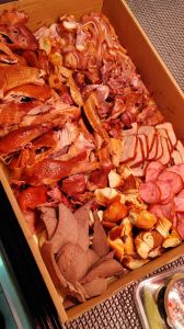 熏酱肉拼盘图片_东北熏酱肉拼盘，解压怀旧，速食佳品！