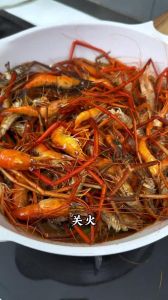 潮汕土虾做法_清炒鲜嫩，炒蛋香滑，地道家乡味！