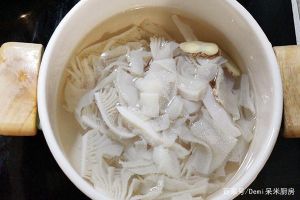 百叶要涮几秒才熟_薄切牛百叶最佳涮8-10秒，口感弹脆！