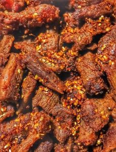 烤牛肉干家常做法_自制牛肉干，腌料入味，烤箱烤至干爽