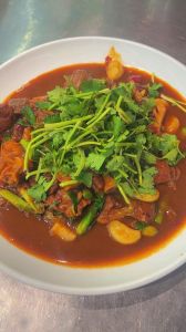 白菜炒羊肉的家常做法_家常暖身美味菜