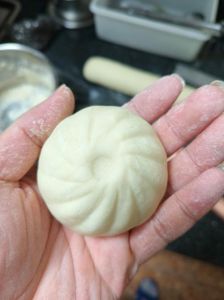 蒸包子蒸熟了面发粘_蒸包子发粘？面粉发酵火候是关键