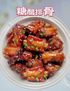 家常酸甜排骨做法_电饭锅酸甜排骨，省心入味，在家轻松做！