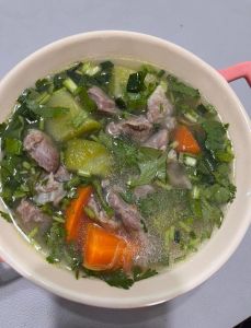 炖羊肉红萝卜的正确方法与配料_暖身营养美味家常菜