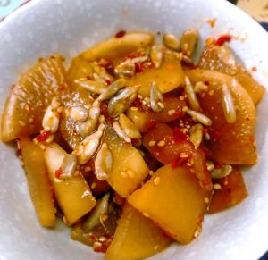 胡萝卜咸菜300克腌制_胡萝卜腌成美味开胃菜，助消化又营养！