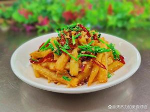 炸土豆条的家常做法_在家做香脆薯条，选对土豆是关键