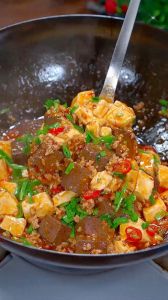 猪血豆腐最正宗做法_家常猪血豆腐青菜汤