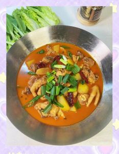 烧鸡公汤锅的做法_地道选材与调味秘诀
