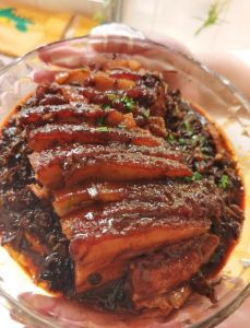 老式扣肉的做法大全_咸香肥腴，酥烂梅香！