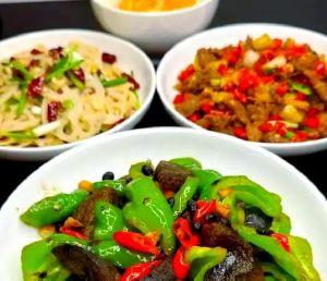 厨房交响曲——父子觅食中的味蕾协奏曲与饱满食材的完美融合