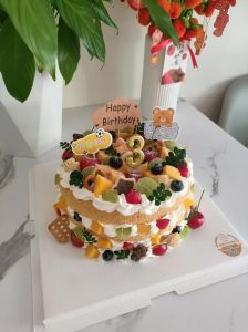 10后小妹妹也爱动手：做一款粉嫩可爱的水果奶油蛋糕分享