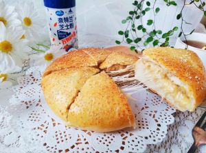 香蕉爆浆面包的制作秘笈：浓郁香蕉香气融化在酥软面包中的绝佳享受