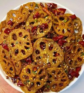 豆腐和莲藕的家常做法_北豆腐炸外酥里嫩，莲藕炒肉脆嫩可口