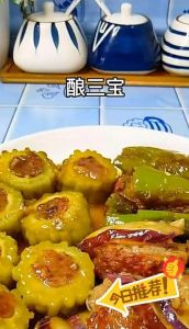 粤菜煎酿三宝的做法_肉馅蔬菜煎香，蘸酱口味多