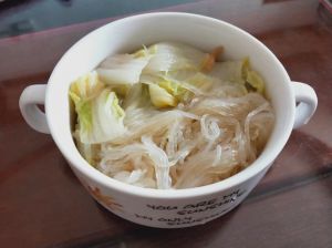 白菜炖虾米的做法大全家常_虾米白菜粉条汤，家常鲜美，暖心暖胃