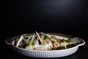 蒸鱼一定要用葱吗_蒸鱼新做法，去腥增香更美味！