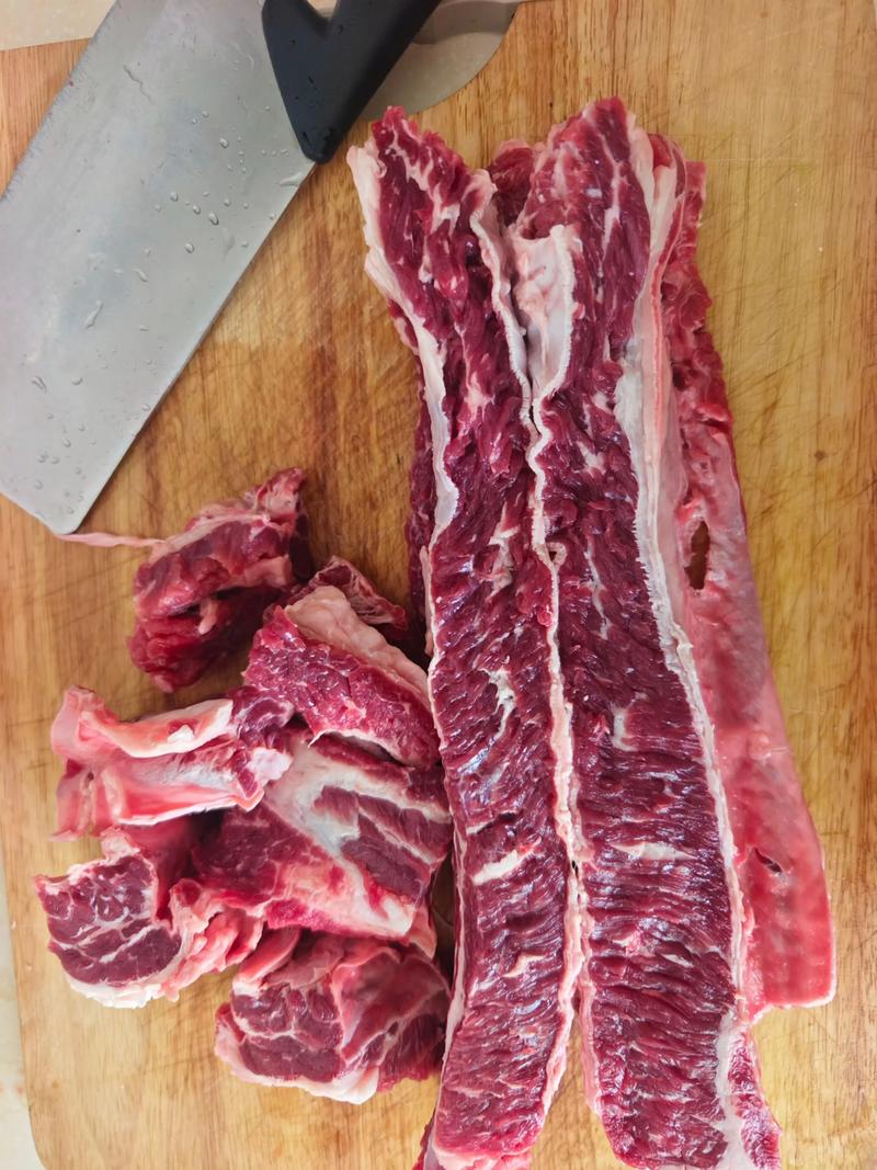 牛肋条下边有一坨厚肉图解_牛肉部位怎么选?厚肉肋排牛排各适啥做法? 牛肋条下边有一坨厚肉图解_牛肉部位怎么选?厚肉肋排牛排各适啥做法?