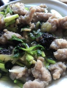 手打猪肉丸的制作方法_手打肉丸Q弹不散的秘诀