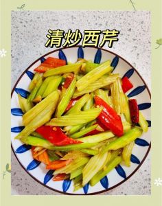 小芹菜需要焯水再炒吗_小芹菜快炒更营养，脆嫩可口易上手