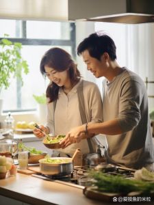 小情侣厨房秀恩爱：甜蜜料理点亮浪漫时光的温馨瞬间