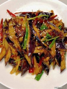 试婚丫鬟3v1高干茄子：多层次风味的创新烹饪秘籍