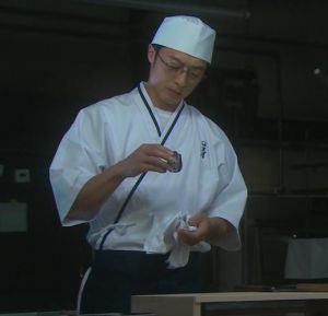 日本推理片《我的儿媳妇》中的精彩剧情与令人难忘的美食场景分析