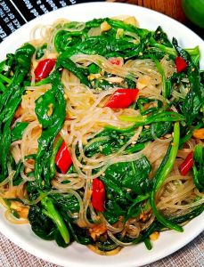 凉拌菠菜粉条的做法_凉拌菠菜粉条，爽口家常菜！
