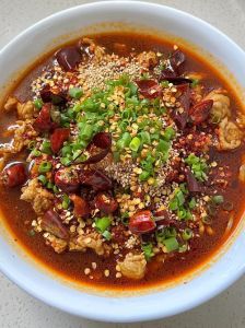 水煮肉片配菜一般是什么_川菜经典，嫩滑配菜，口感丰富味更香！