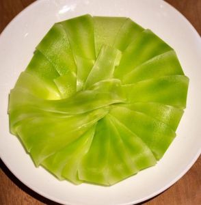 莴笋的三角切法图解_莴笋三角切法，脆嫩美观易锁水