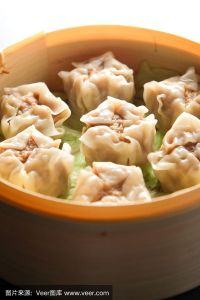 蒸肉饺子要蒸多久能熟_蒸多久？饺子大小馅料蒸具都影响时间