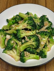 西兰花煮熟了能放多久_冷藏食用有讲究