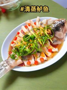 蒸鲈鱼水开几分钟_家常蒸鲈鱼做法，鲜嫩美味易上手