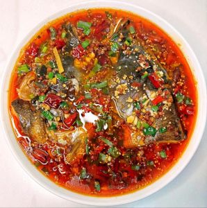 火锅鱼头做法大全家常_火锅鱼头牛肉做法，食材搭配技巧，注意汤底嘌呤高！