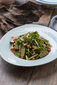 老虎菜二十二弹最简单三个步骤_鲜辣爽脆家常菜，简单做法解腻开胃